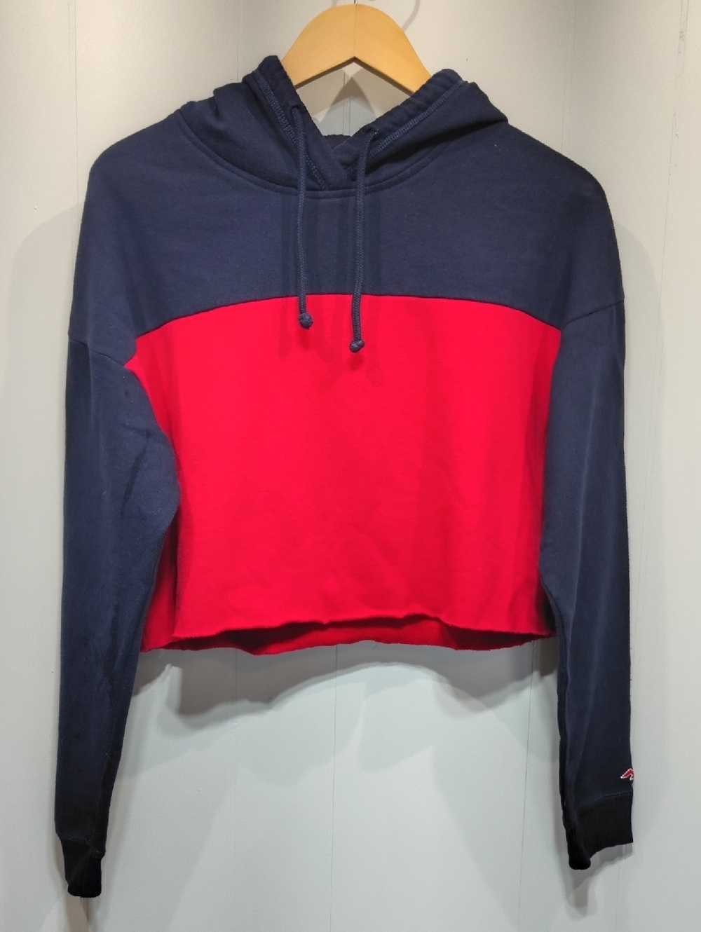 Hollister Colorblock Cropped Hoodie Red Blue Sweatshirt Size Medium